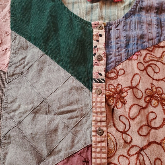 VTG Sacred Threads Patchwork Top - Picture 3 of 7